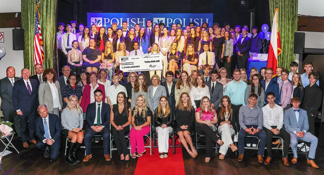 512 students received scholarship in the total amount of $550,000
