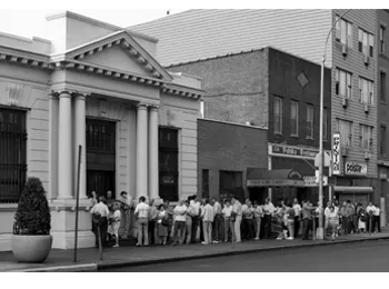 1981 - Purchase of the first Union headquarters at 140 Greenpoint Avenue